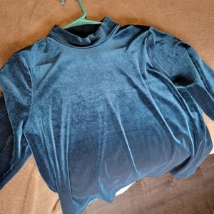 Banana republic velvet turquoise blouse